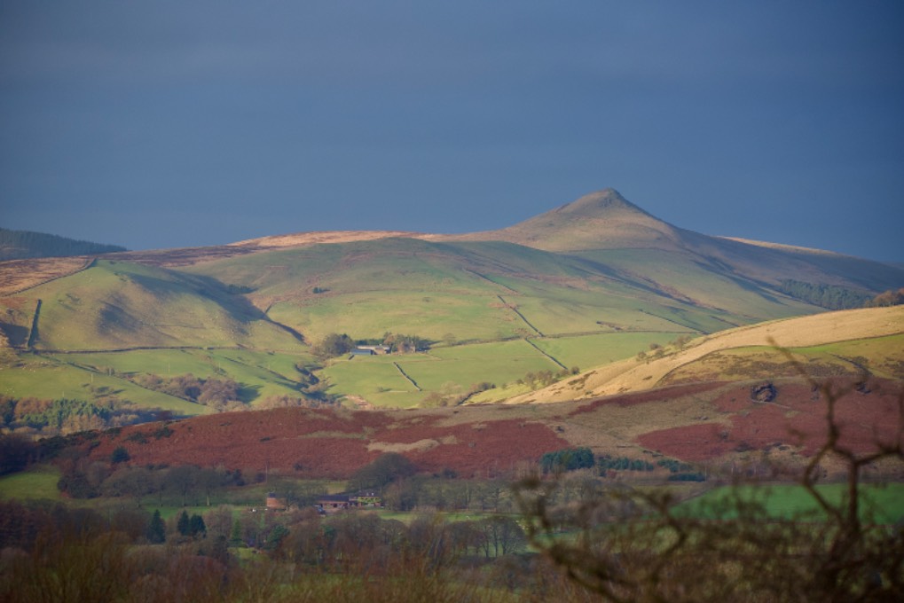 leek, staffordshire, Fine day but cold wind.....