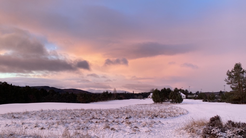 Grantown on Spey, Highlands, Nae golf today! ...