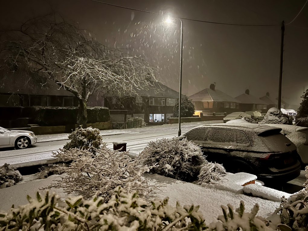 leek, staffordshire, Heavy snow and strong NE winds.....