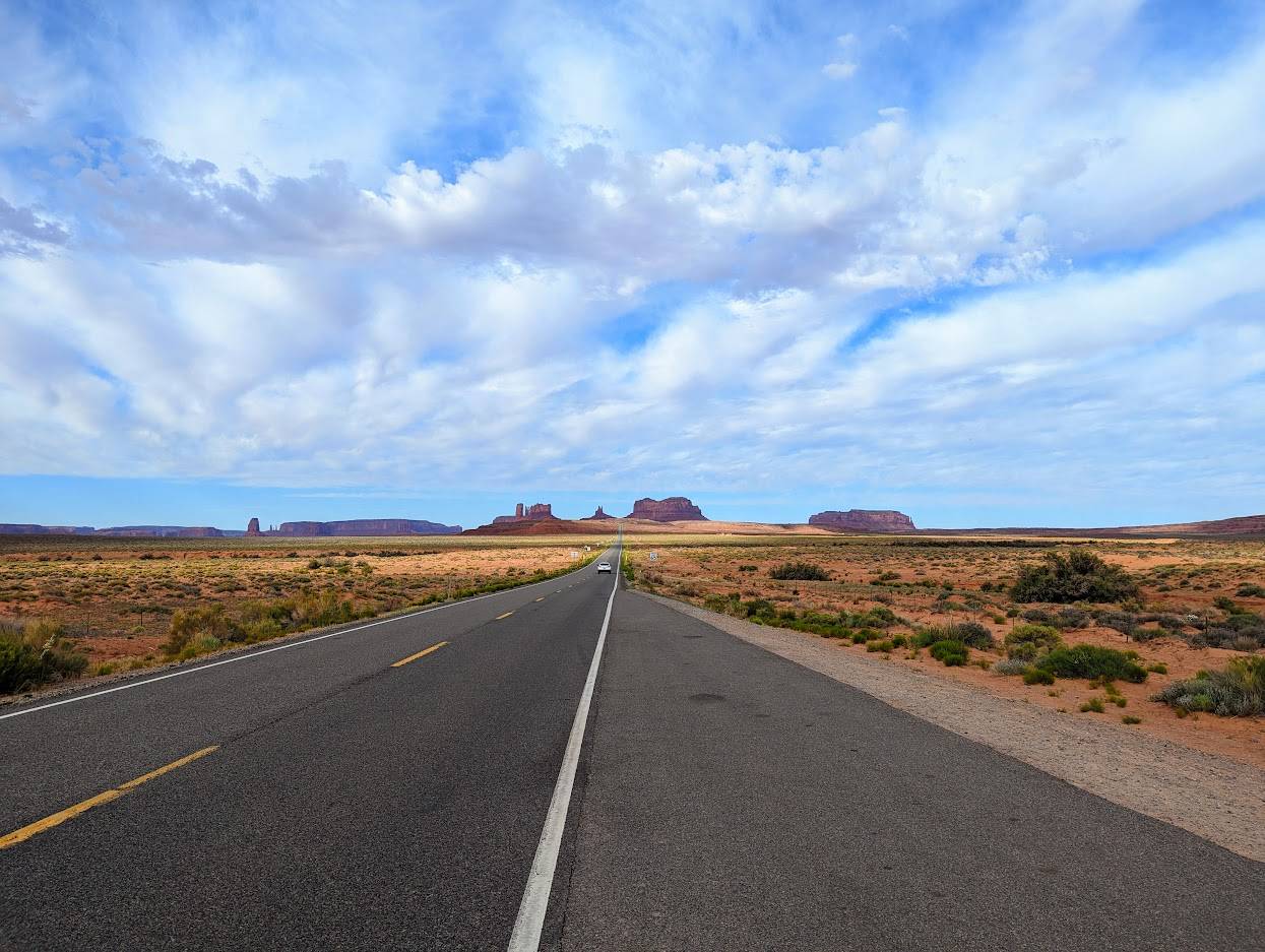 Forrest Gump Point, , The approach to Monument Valley...
