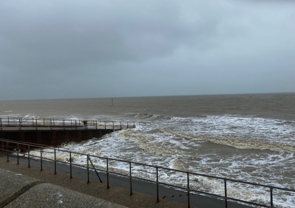 Dymchurch, Kent, A good day to visit the beach ...