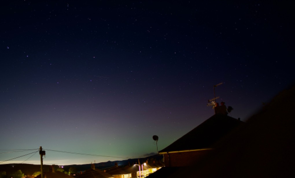 leek, staffordshire, little bit of the Aurora last night,nice clear skies.....
