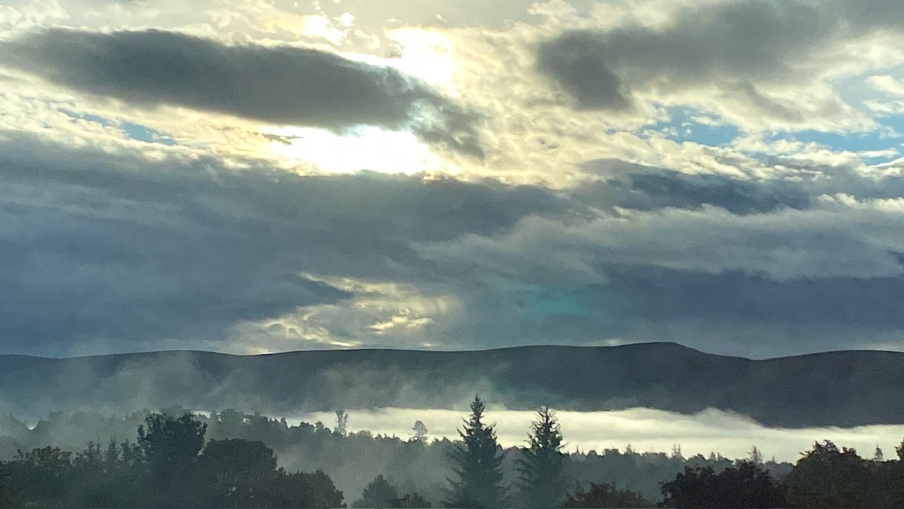 Near to Grantown on Spey. Lovely inversion in the strath this morning (20/9/23). Posted by Dizzy Daff