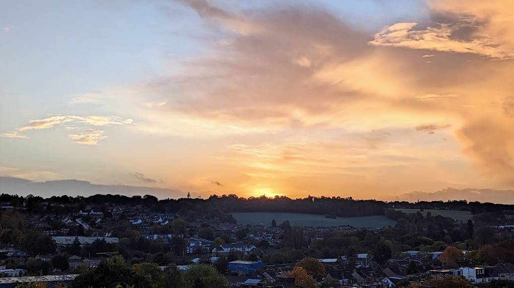 Berkhamsted, , An early sunset with the return of GMT...