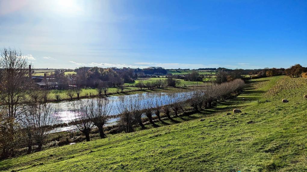 Witney, Oxfordshire, Fine weather in the Cotswolds...