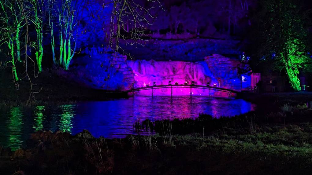 Blenheim Palace, , Blenheim Palace Christmas light trail ...