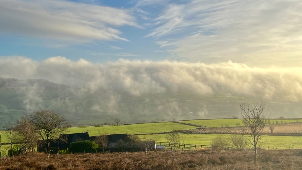 leek, staffordshire, Dry for a change but still plenty of moisture in the atmosphere.....