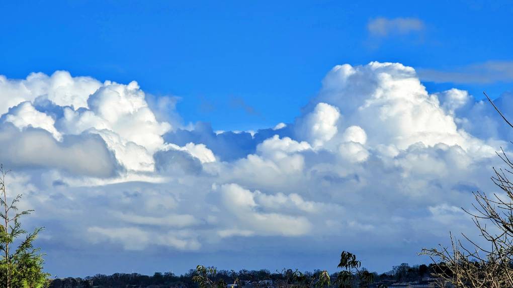 Berkhamsted, , Sunny spells and showers. Quite warm too....