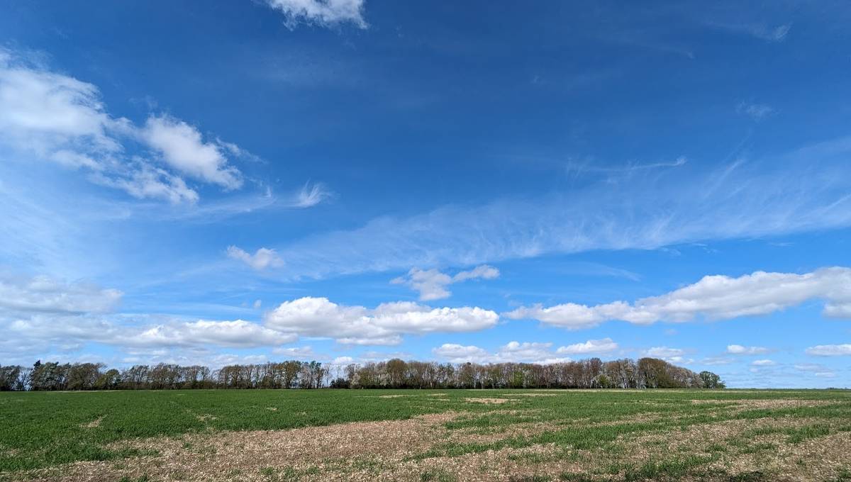, , Fine weather in April...