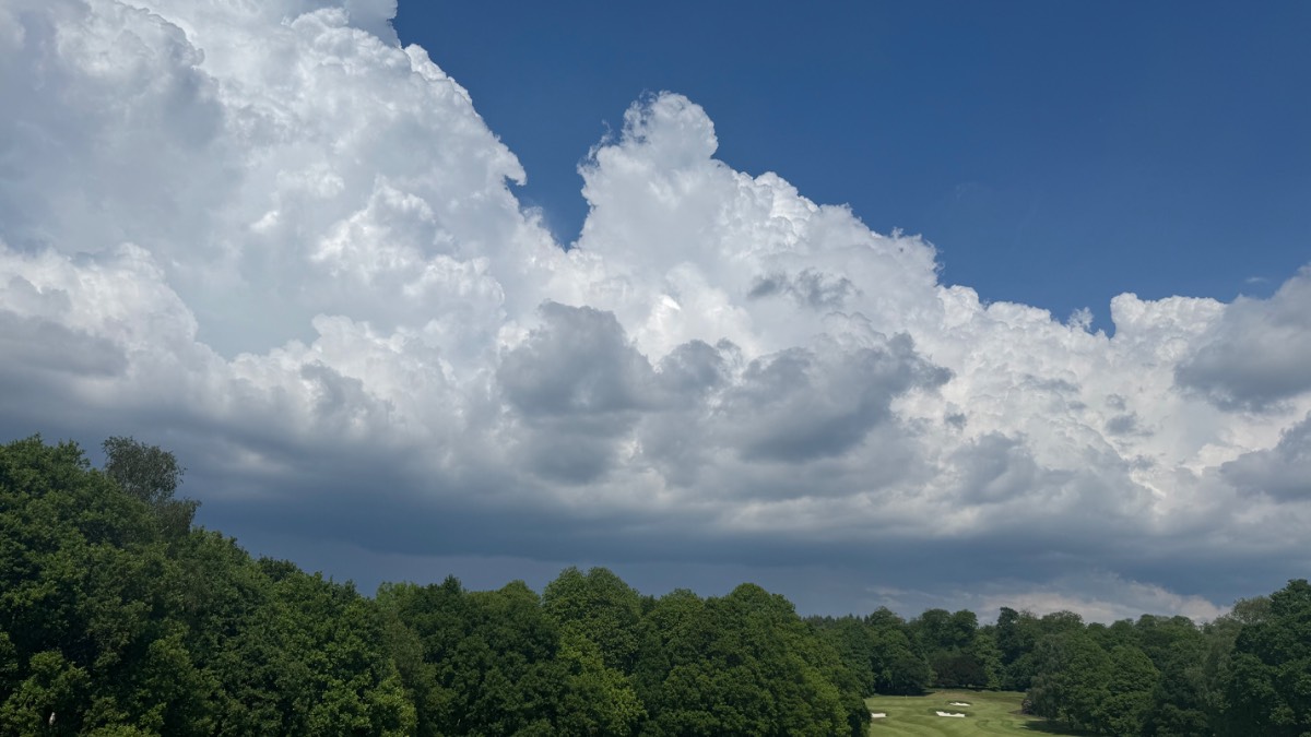 Midhurst, , Magnificent Cumulonimbus and distant thunder at Cowdray Park Golf Club...