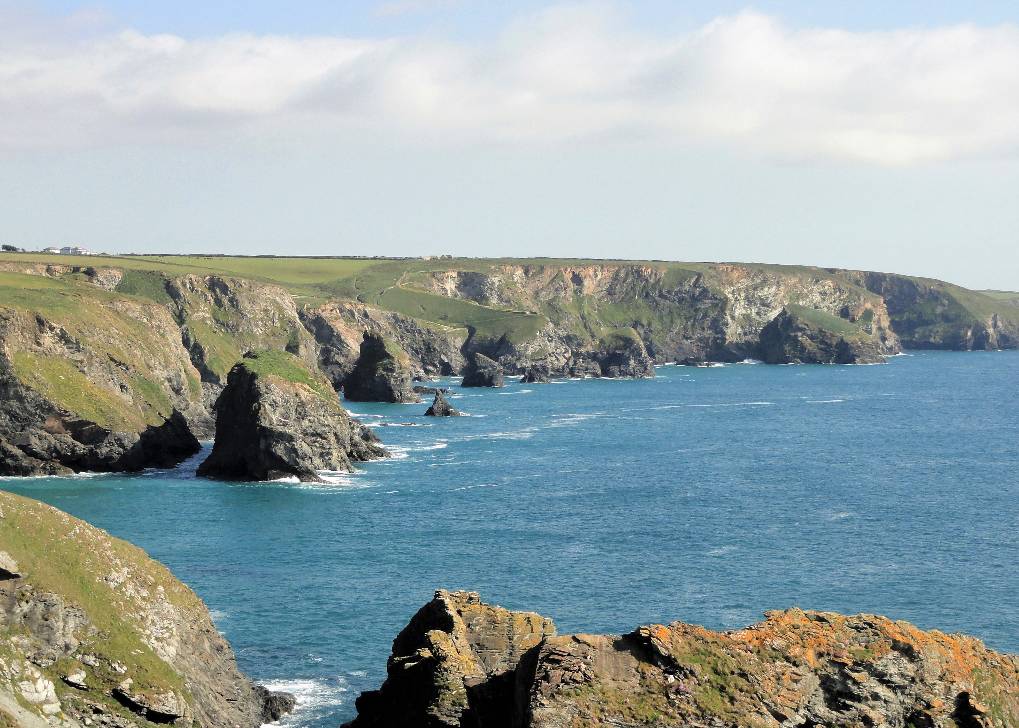 Padstow, Cornwall, Bedruthan, at high tide, looking to SW, North Coast, 27 May '17 (now no ste...
