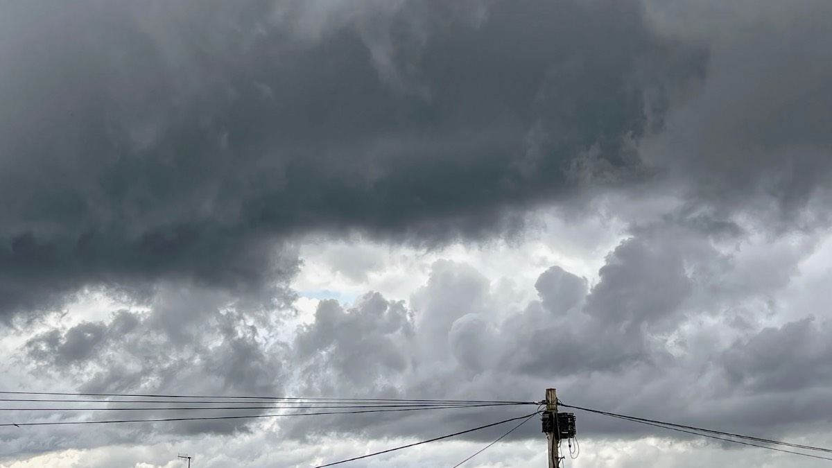 Leek, Staffordshire, Threatening clouds,some hefty showers around this evening....