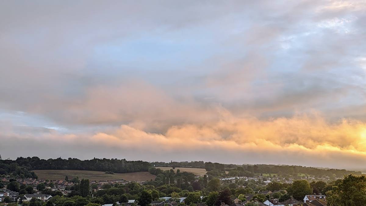 Berkhamsted, Herts, Mostly overcast...