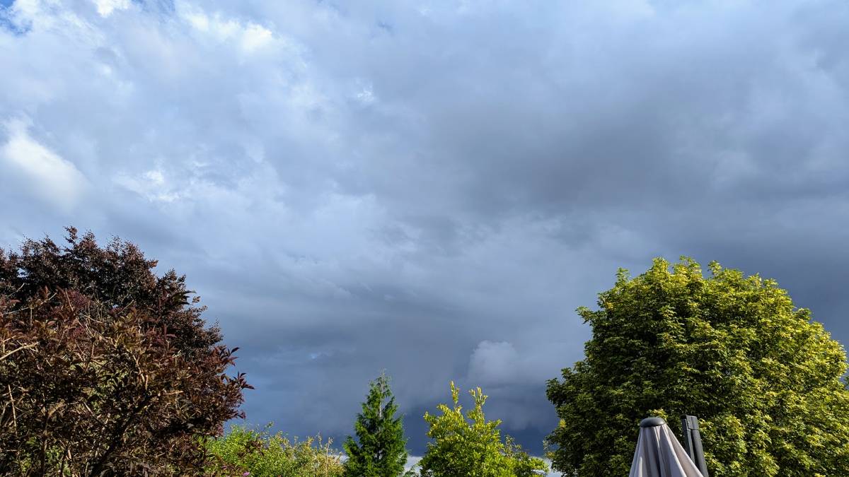 Berkhamsted, Herts, Threatening skies but will it rain?...