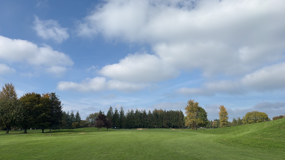 , , Sherborne Golf Club in very pleasant, but not warm, conditions...