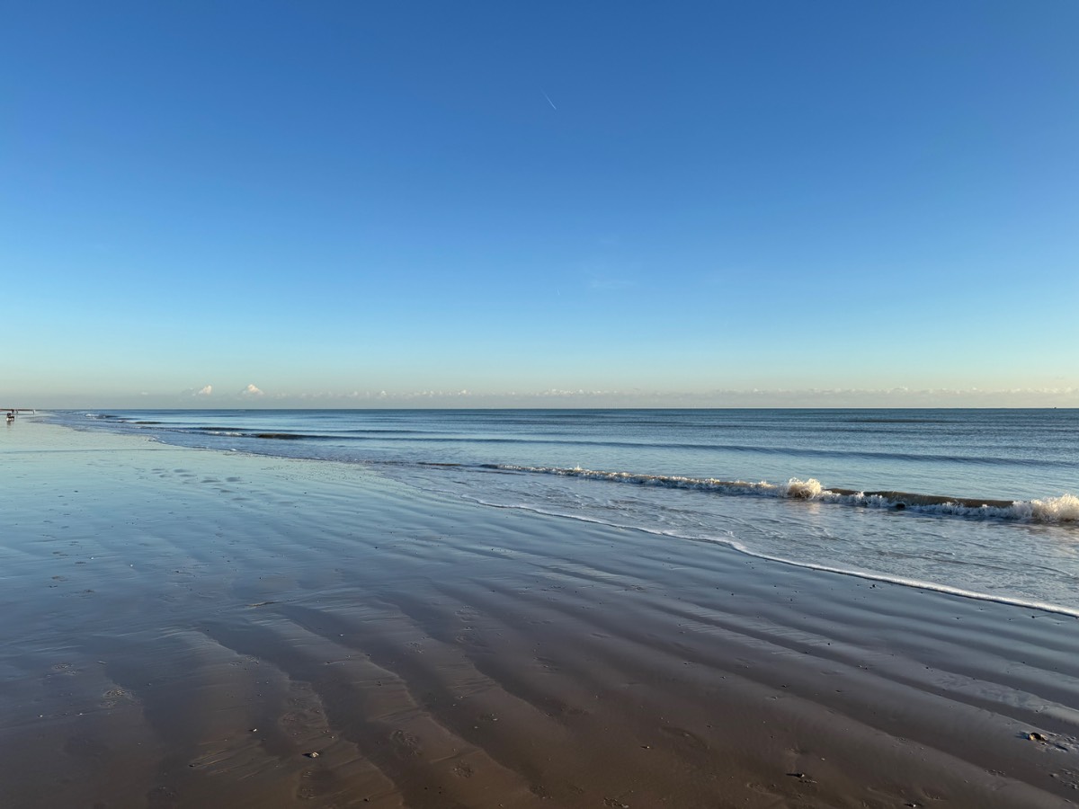 Littlehampton, West Sussex, Beautiful, quiet conditions on Littlehampton beach....