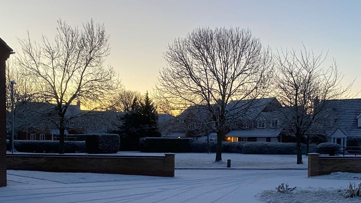 Moulton Chapel, Lincolnshire, Overnight snow ...