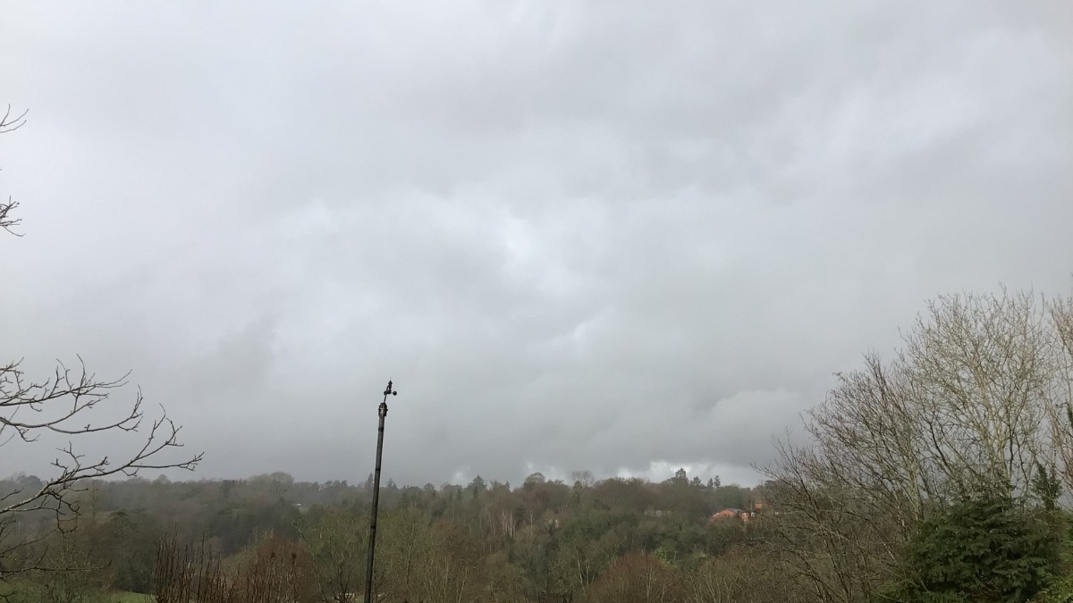 Henley, Oxon, Much the same as nearly every for a long time rain light and showery in nat...