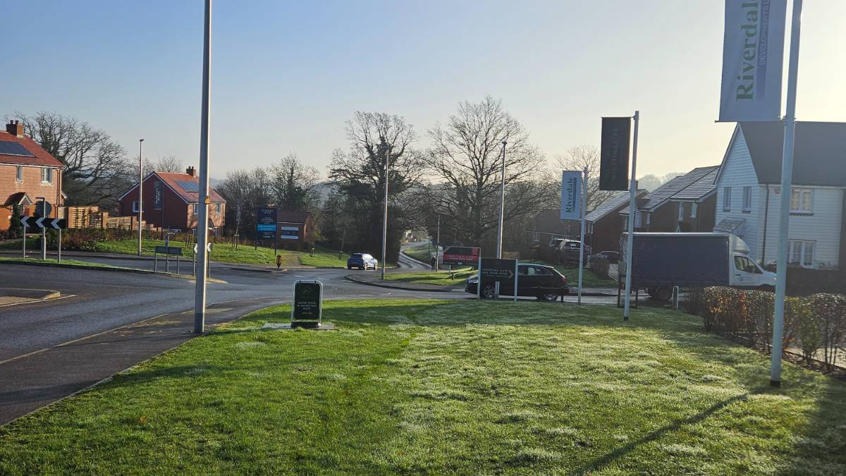 Crowborough, East sussex, A clear bright morning
First in a LONG time...