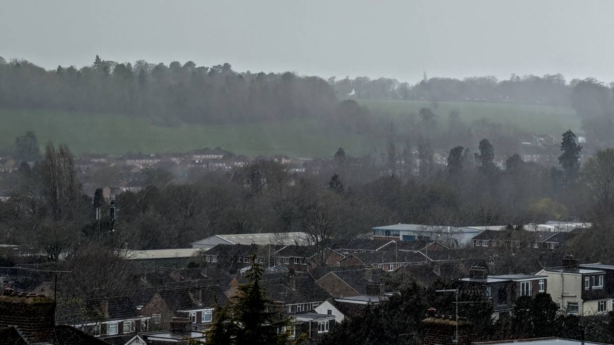 Berkhamsted, Herts, Hail storm continues...