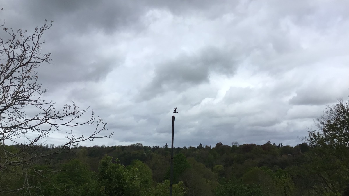 Henley, Oxon, A lot of cloud now a bit heavier still dry temperature near average no wind...