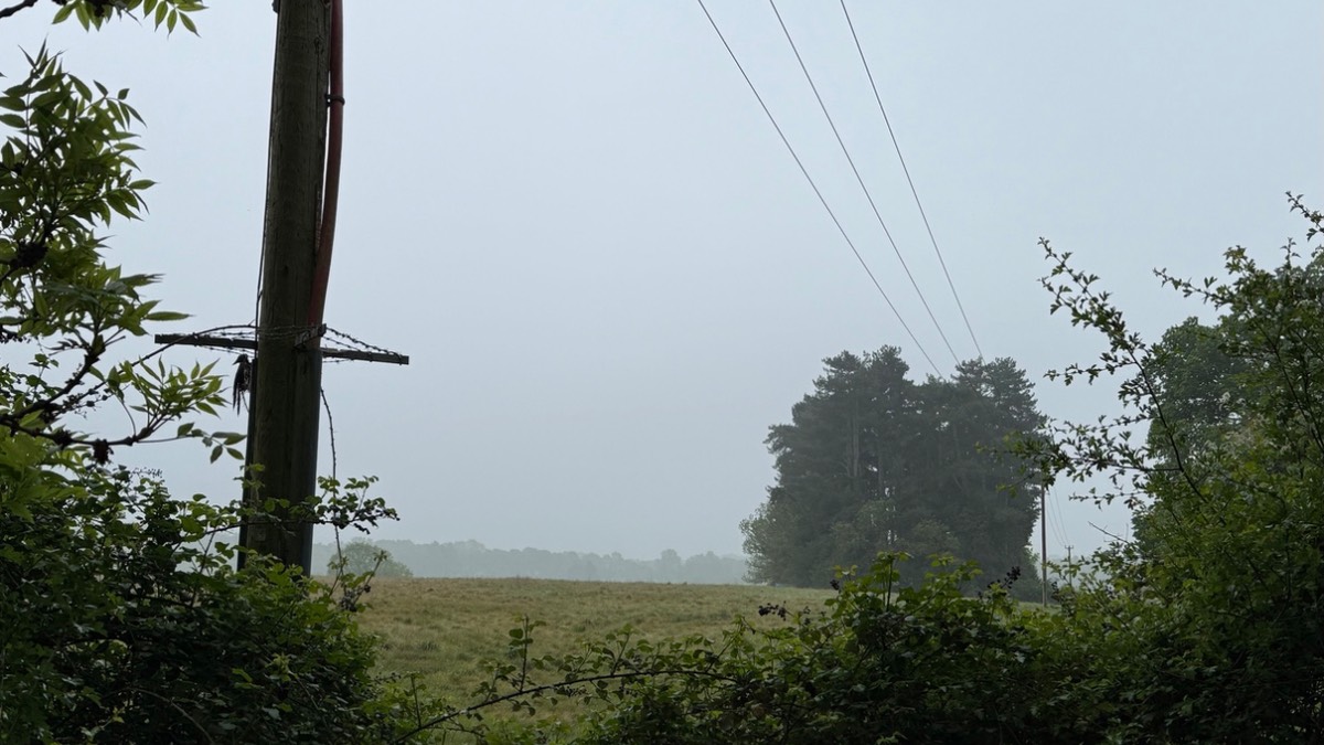 Henley, Oxon, Murky start largely cloudy but a few sunny spells now pleasant ...