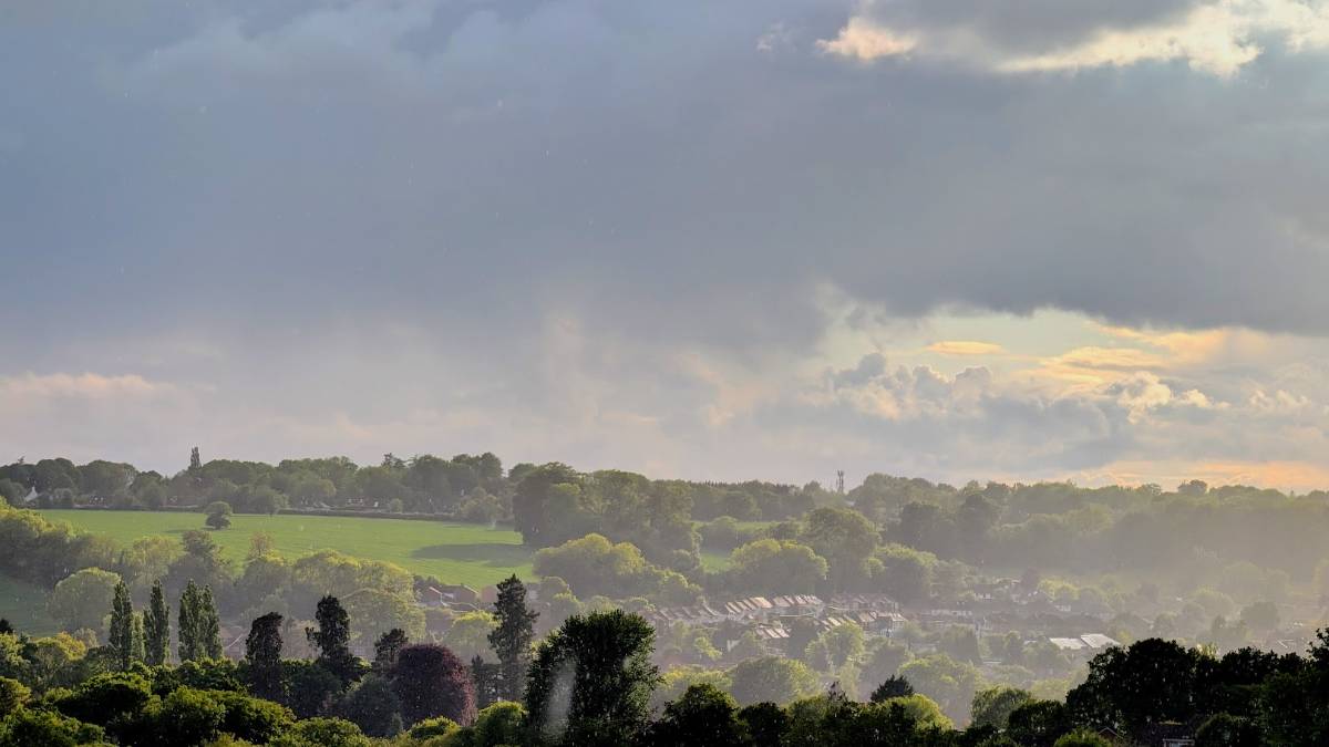 Berkhamsted, Herts, Approaching showers...