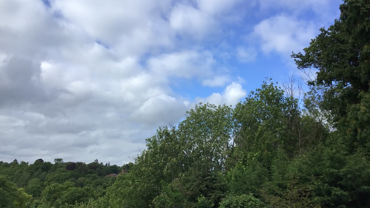 Henley, Oxon, 16c breezy 0.3 mm and mostly cloudy...