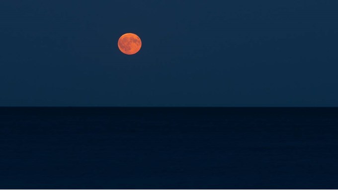 Full Moon Rising. Posted by JurassicCoast