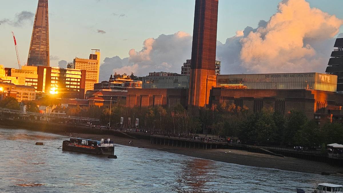 London, , Londin Thames sunset...